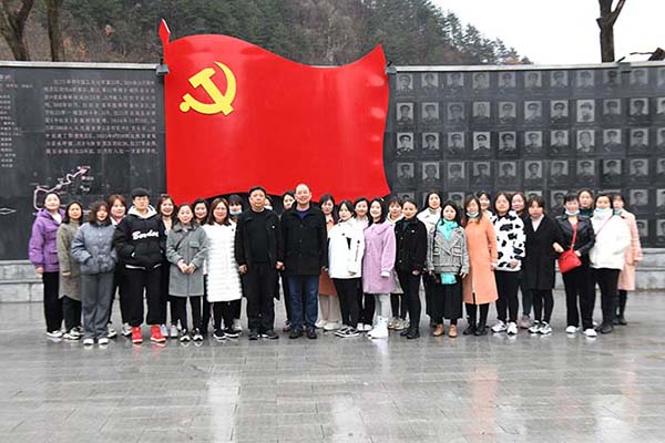 公司组织全体女职工开展“巾帼心向党  奋斗新征程”主题实践活动